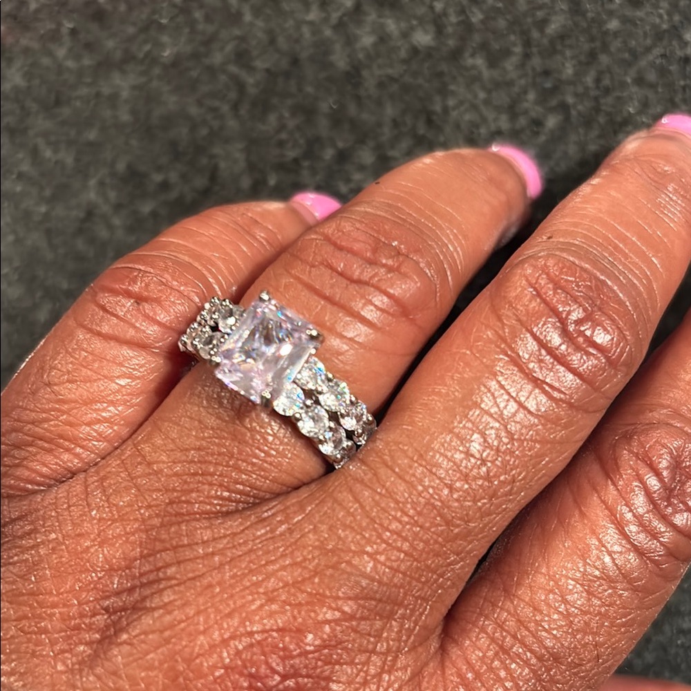 Elegant Silver Women's Ring
